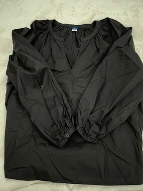 Old Navy Black Long-Sleeve Peasant Blouse